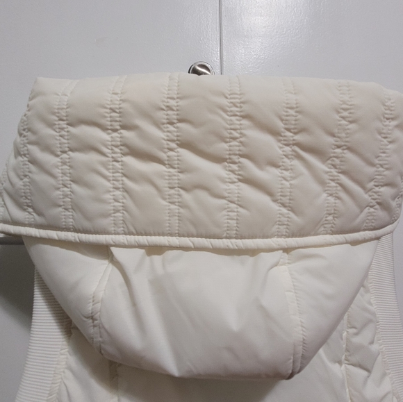 BNWOT BURTON vest - Picture 6 of 9